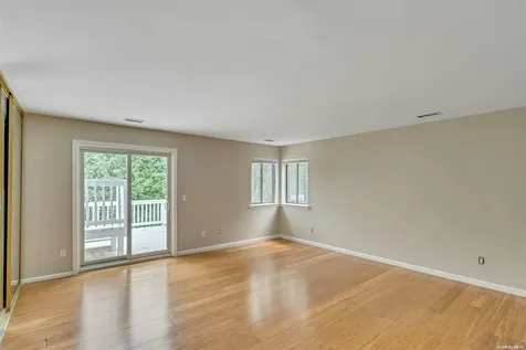 24 Contessa Port Jefferson NY 11777