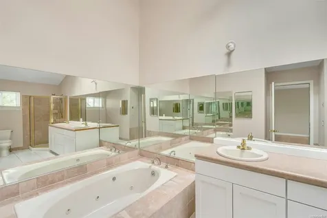 24 Contessa Port Jefferson NY 11777