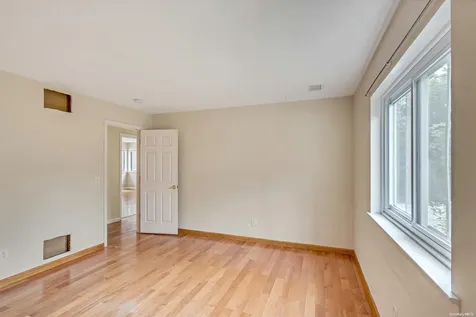 24 Contessa Port Jefferson NY 11777