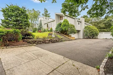 24 Contessa Port Jefferson NY 11777