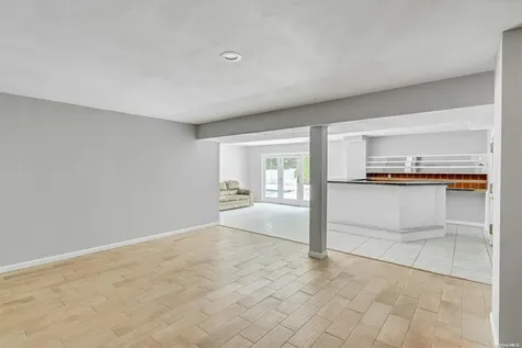 24 Contessa Port Jefferson NY 11777