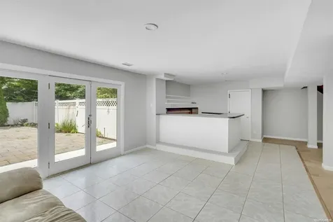 24 Contessa Port Jefferson NY 11777