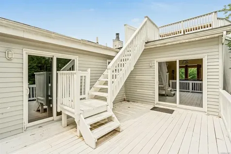 24 Contessa Port Jefferson NY 11777