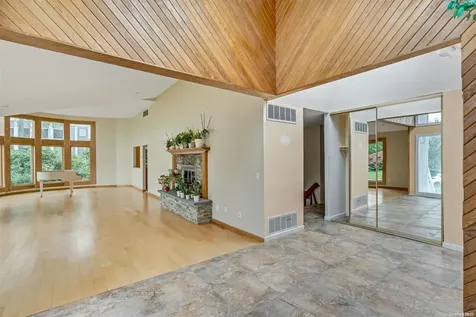 24 Contessa Port Jefferson NY 11777