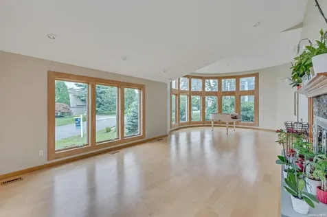 24 Contessa Port Jefferson NY 11777