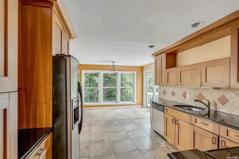 24 Contessa Port Jefferson NY 11777