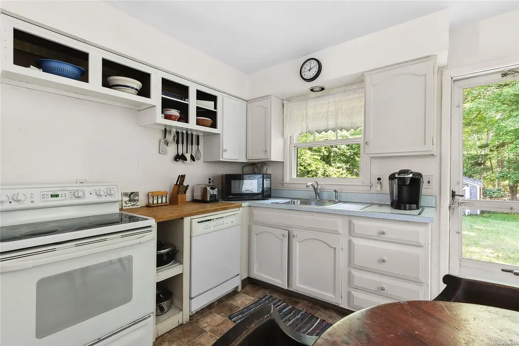 43 Chapel Lane East Hampton NY 11937