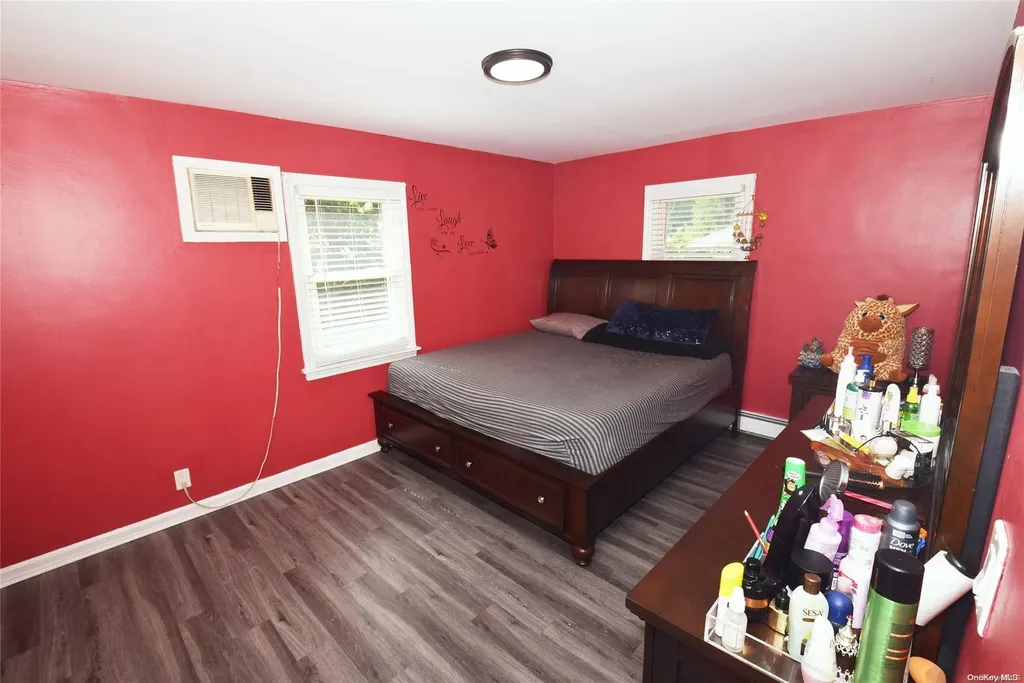 46 Mckinley Avenue Albertson NY 11507