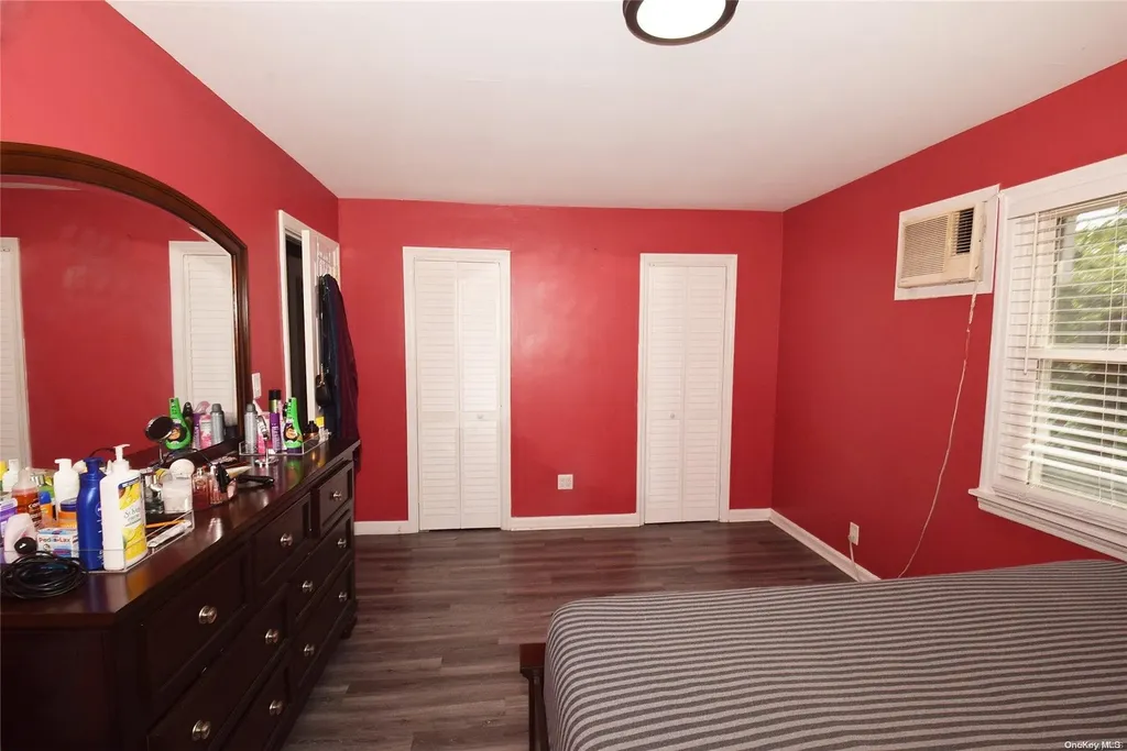 46 Mckinley Avenue Albertson NY 11507