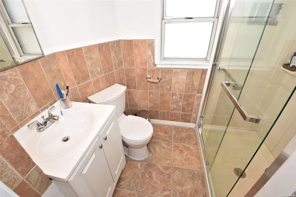 46 Mckinley Avenue Albertson NY 11507