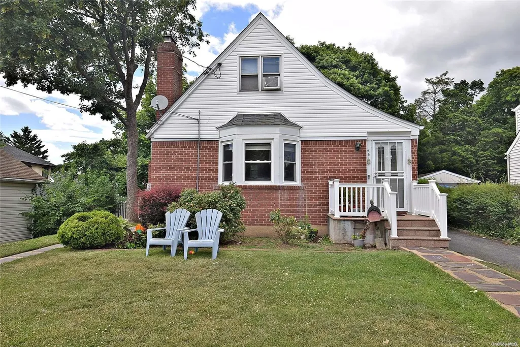 46 Mckinley Avenue Albertson NY 11507