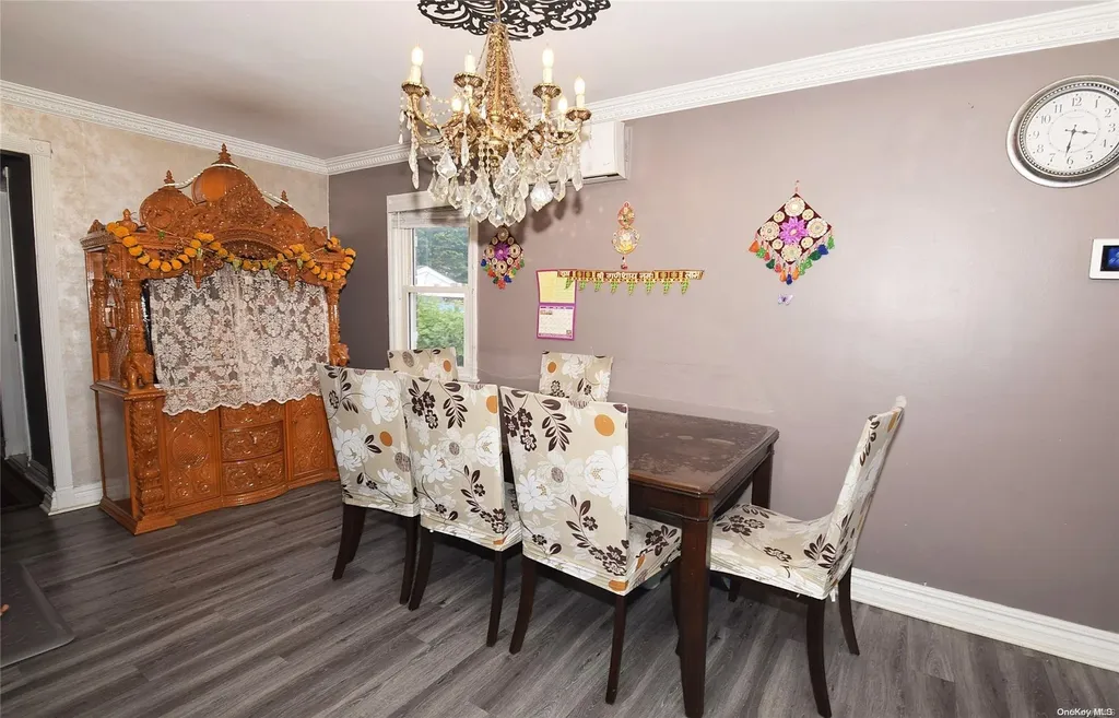 46 Mckinley Avenue Albertson NY 11507