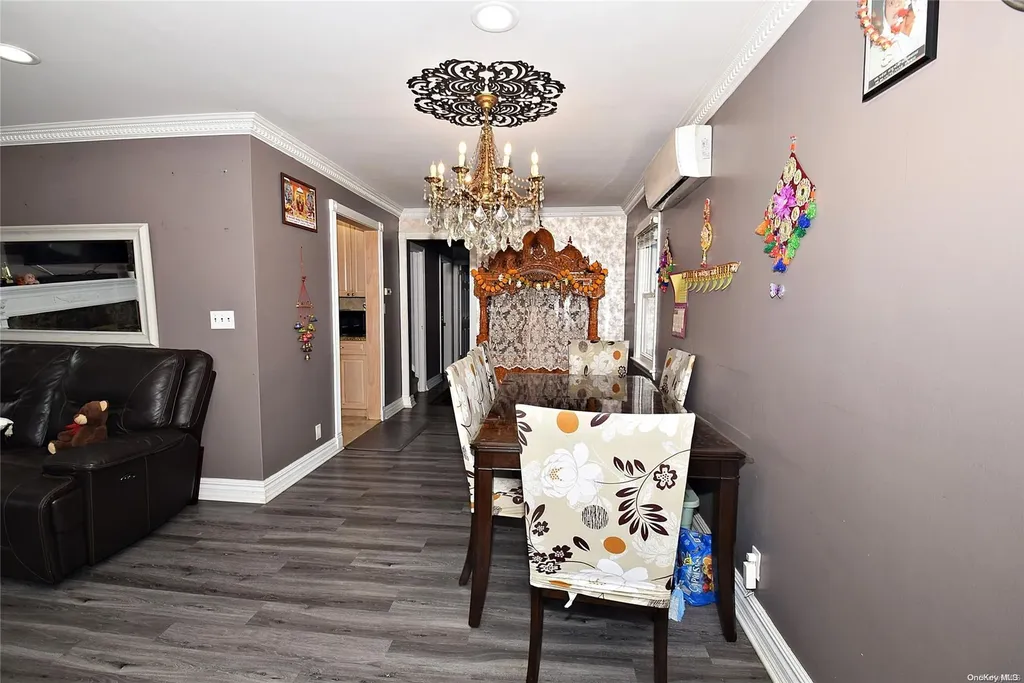 46 Mckinley Avenue Albertson NY 11507