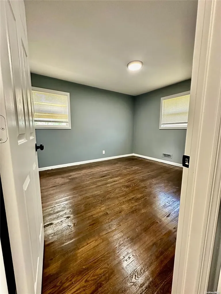 1718 Pine Acres Boulevard Bay Shore NY 11706