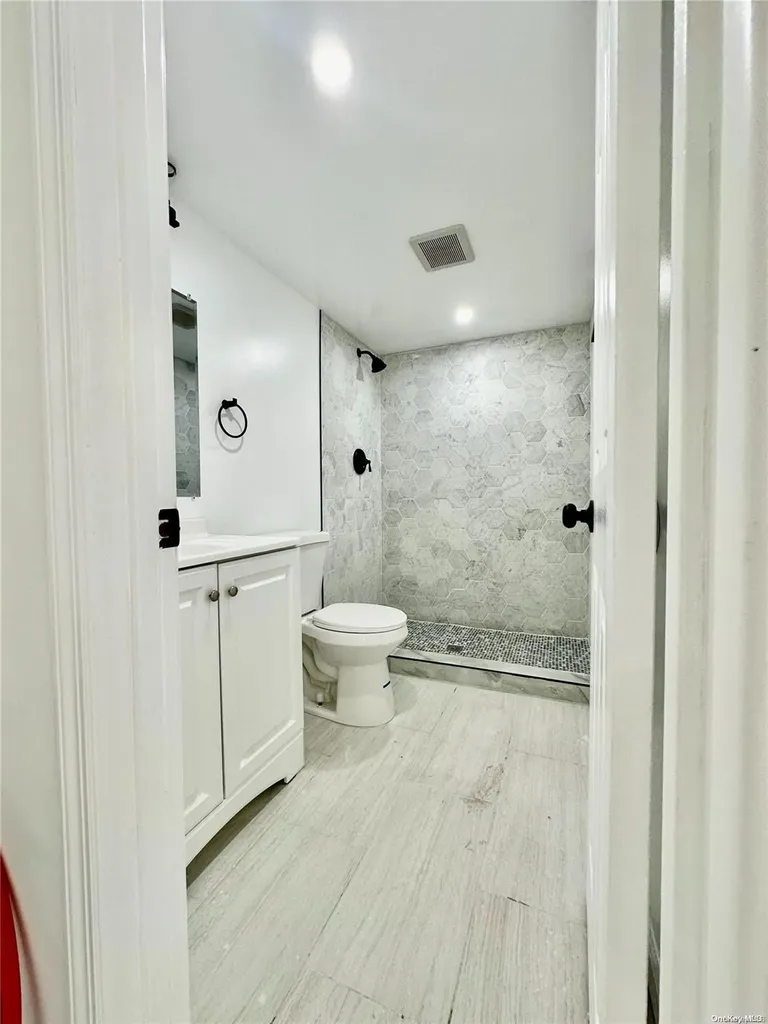 1718 Pine Acres Boulevard Bay Shore NY 11706
