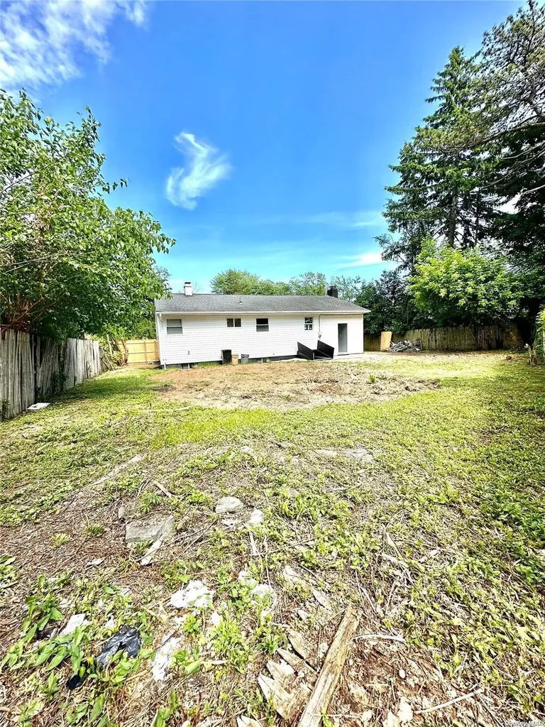 1718 Pine Acres Boulevard Bay Shore NY 11706