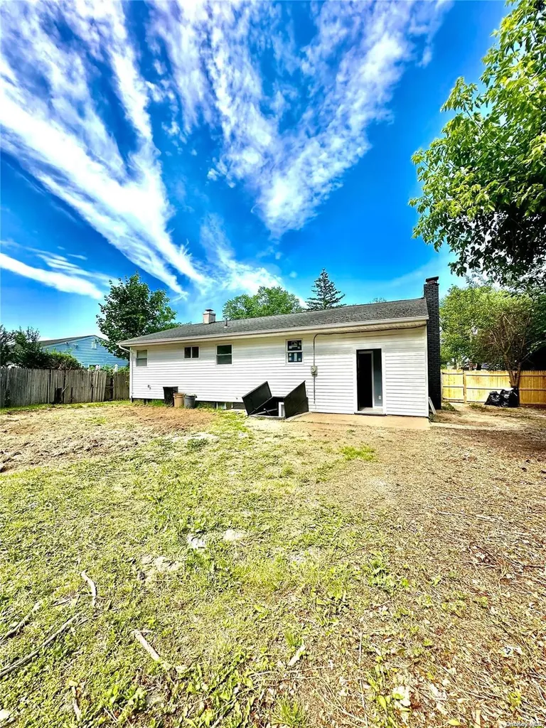 1718 Pine Acres Boulevard Bay Shore NY 11706