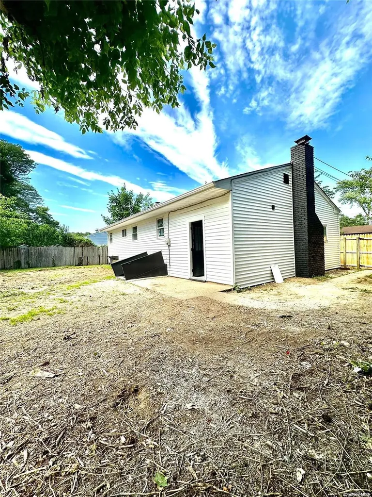 1718 Pine Acres Boulevard Bay Shore NY 11706