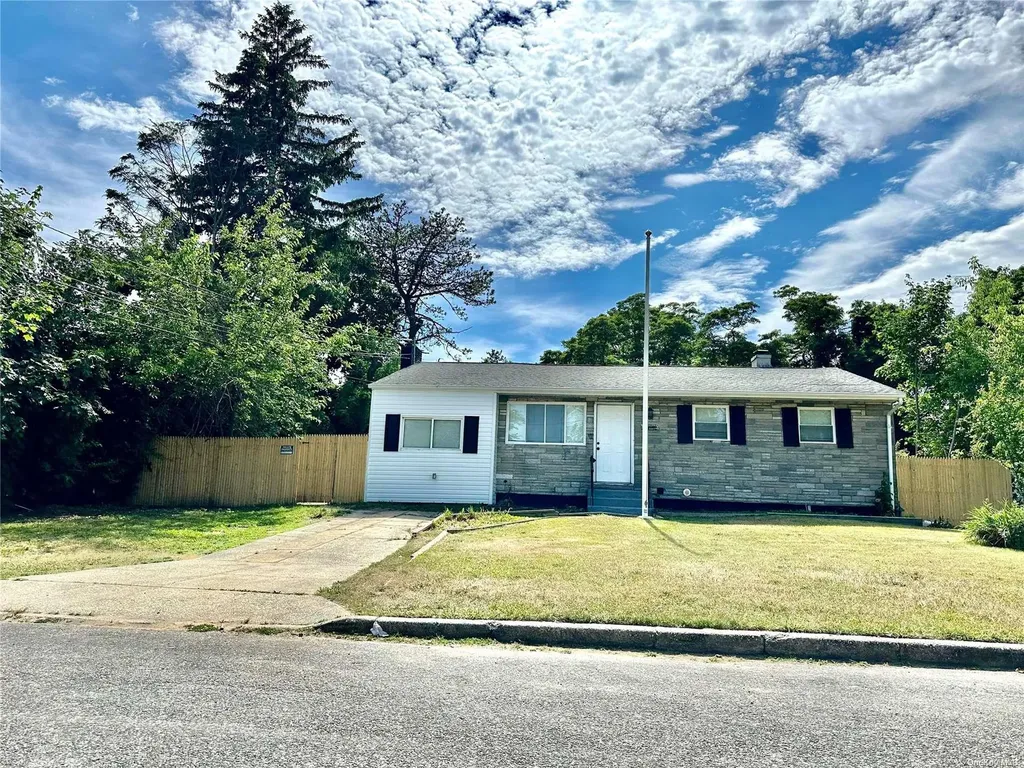 1718 Pine Acres Boulevard Bay Shore NY 11706