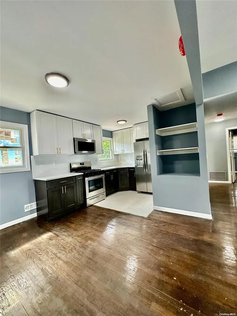1718 Pine Acres Boulevard Bay Shore NY 11706