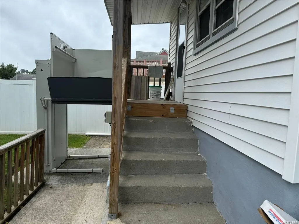 67 Archer Street Freeport NY 11520