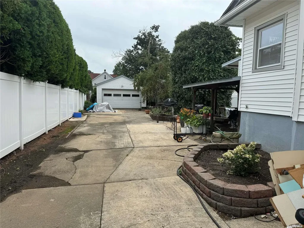 67 Archer Street Freeport NY 11520