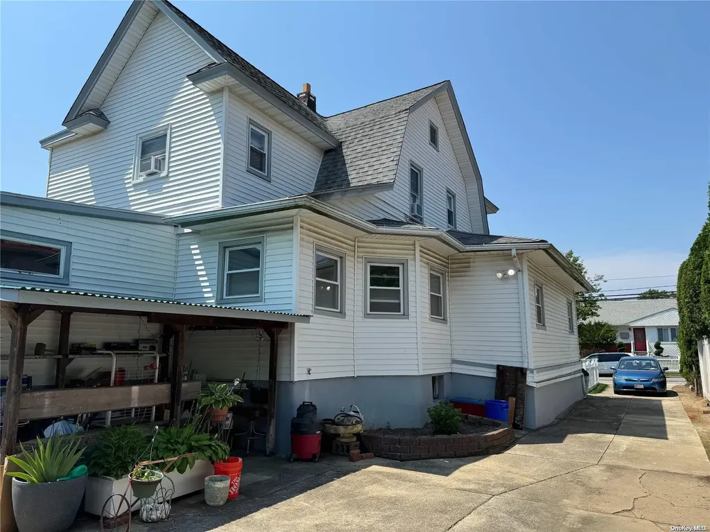 67 Archer Street Freeport NY 11520
