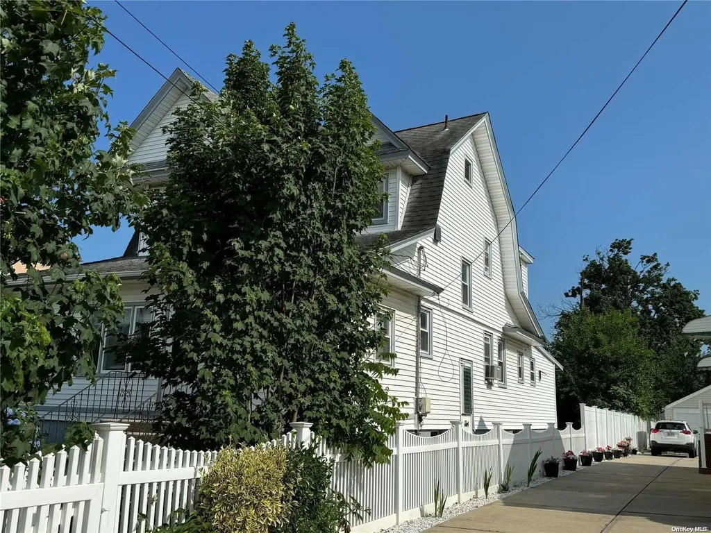 67 Archer Street Freeport NY 11520