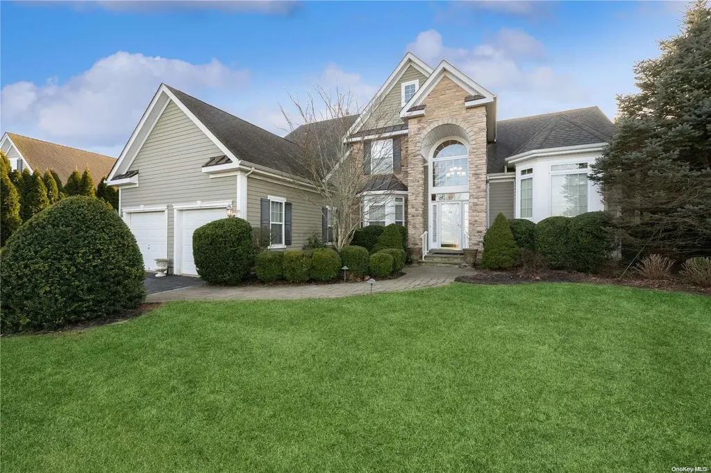 95 Windflower Lane Riverhead NY 11901