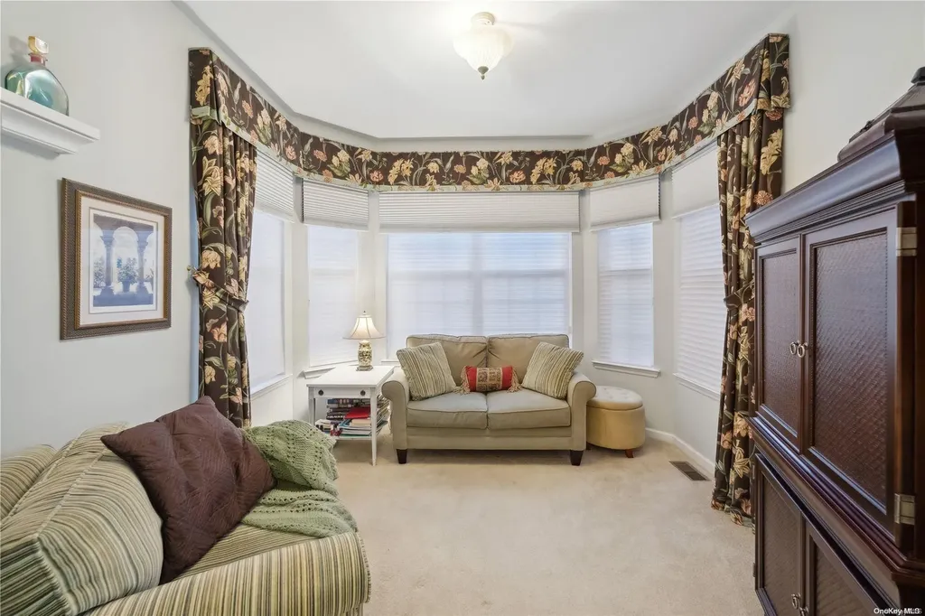 95 Windflower Lane Riverhead NY 11901