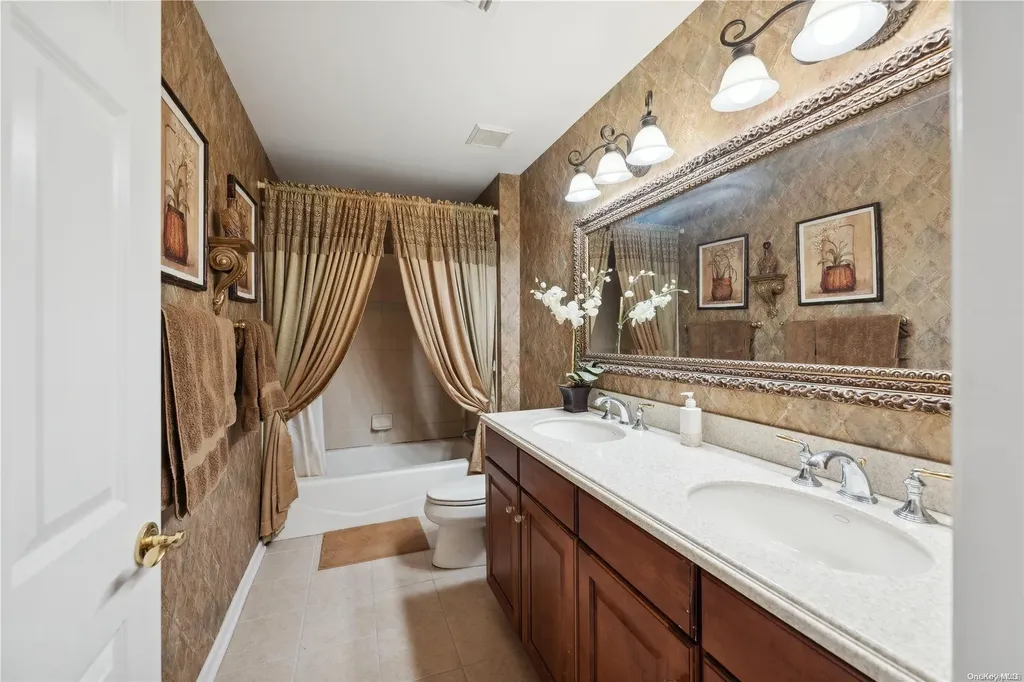 95 Windflower Lane Riverhead NY 11901