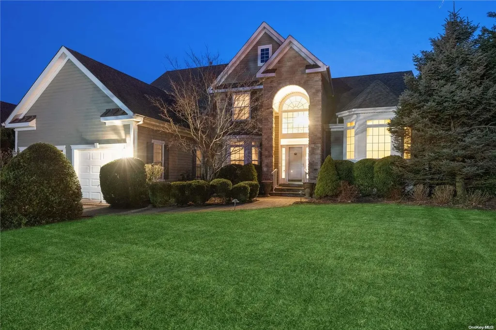 95 Windflower Lane Riverhead NY 11901