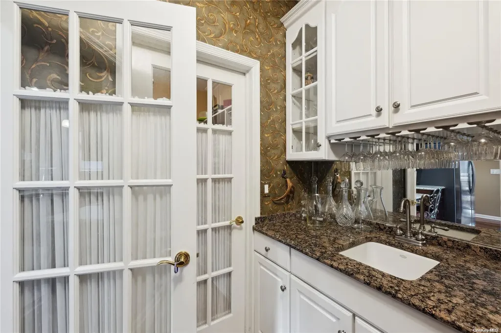 95 Windflower Lane Riverhead NY 11901
