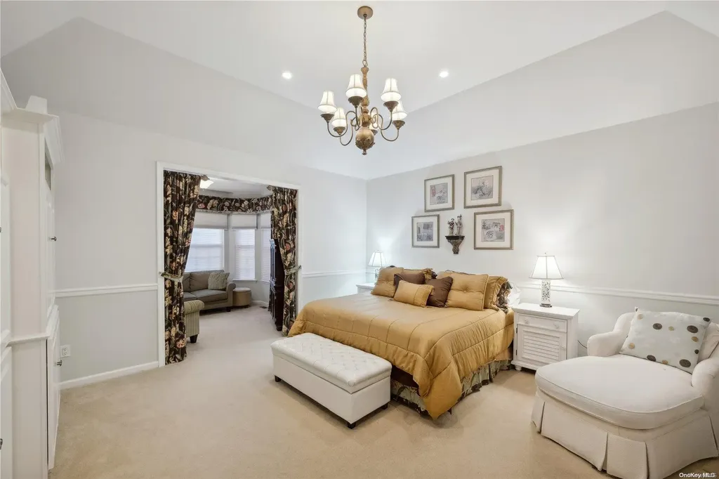 95 Windflower Lane Riverhead NY 11901