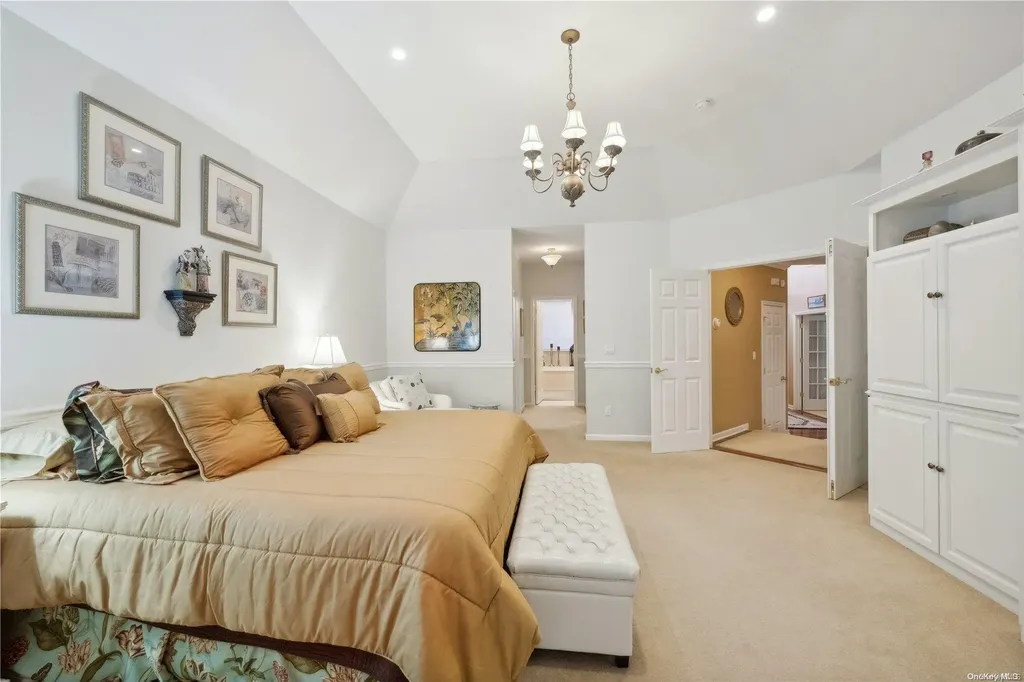 95 Windflower Lane Riverhead NY 11901