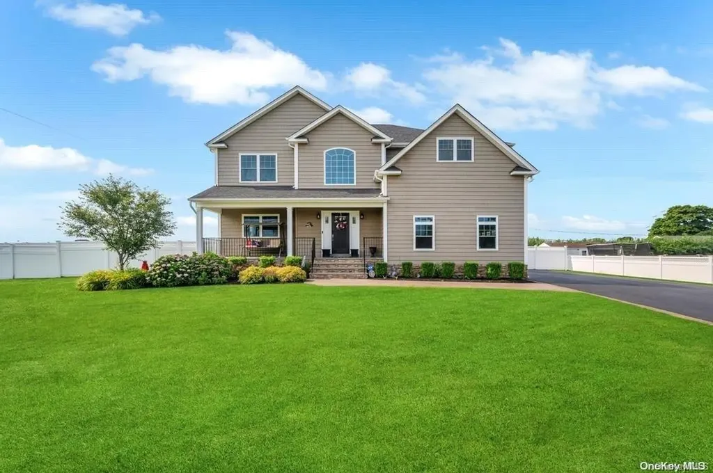 30 Kittiwake Lane Babylon NY 11702