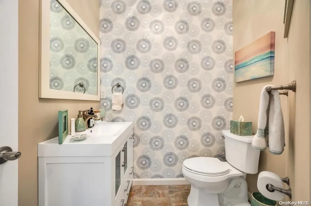 30 Kittiwake Lane Babylon NY 11702