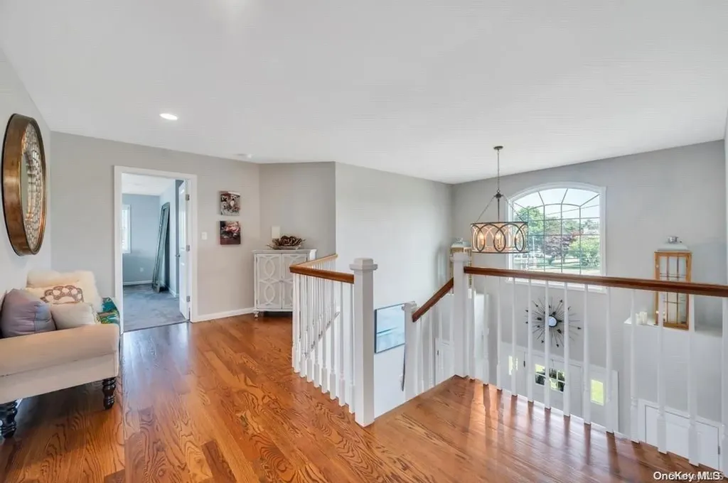 30 Kittiwake Lane Babylon NY 11702