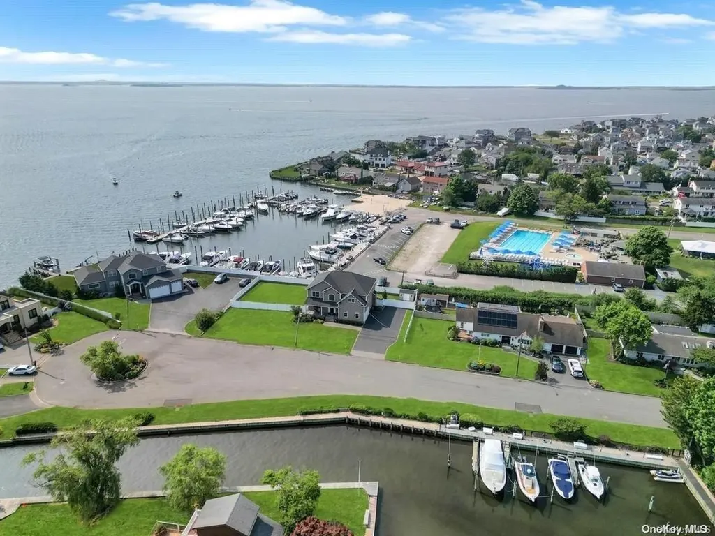 30 Kittiwake Lane Babylon NY 11702