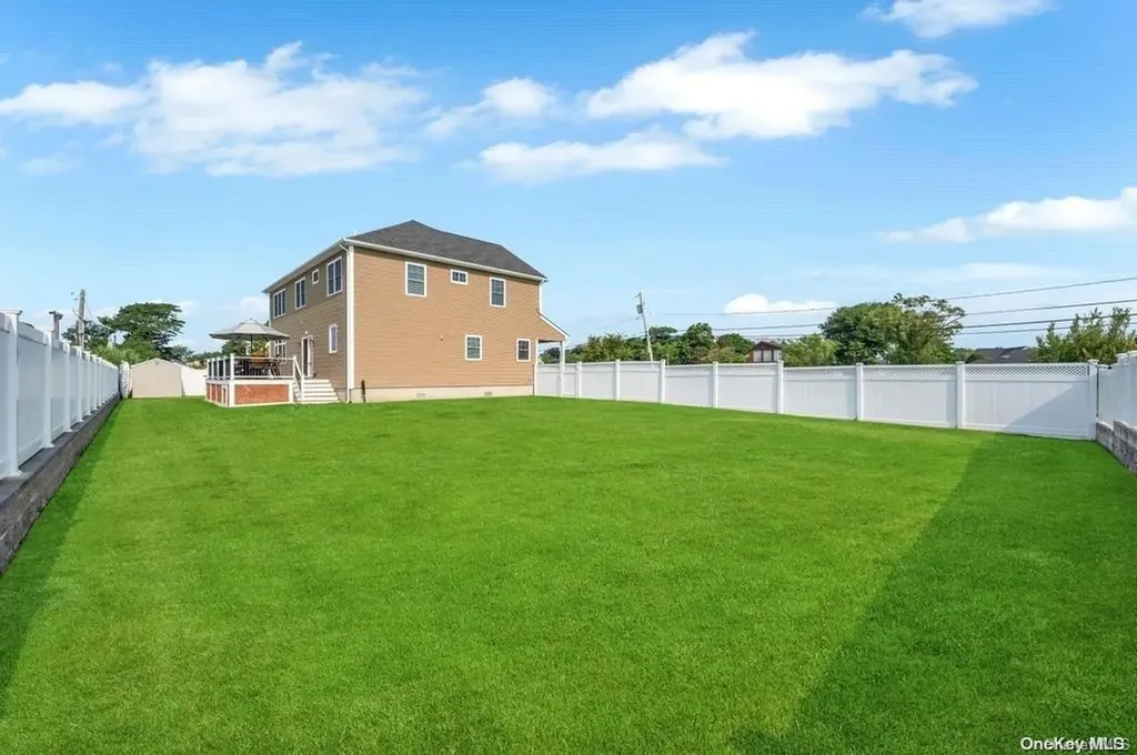30 Kittiwake Lane Babylon NY 11702
