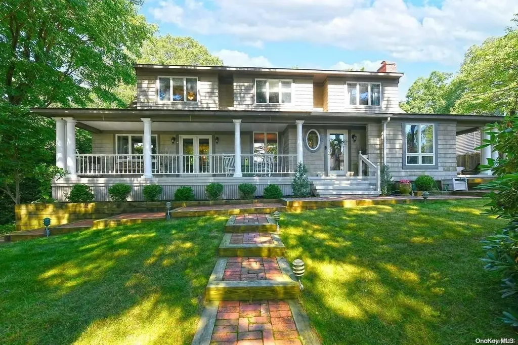 25 North Drive Centerport NY 11721