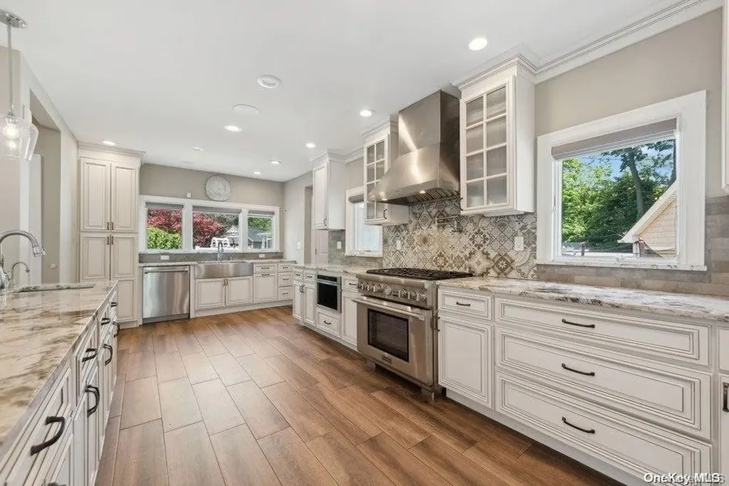 25 Ives Road Hewlett NY 11557