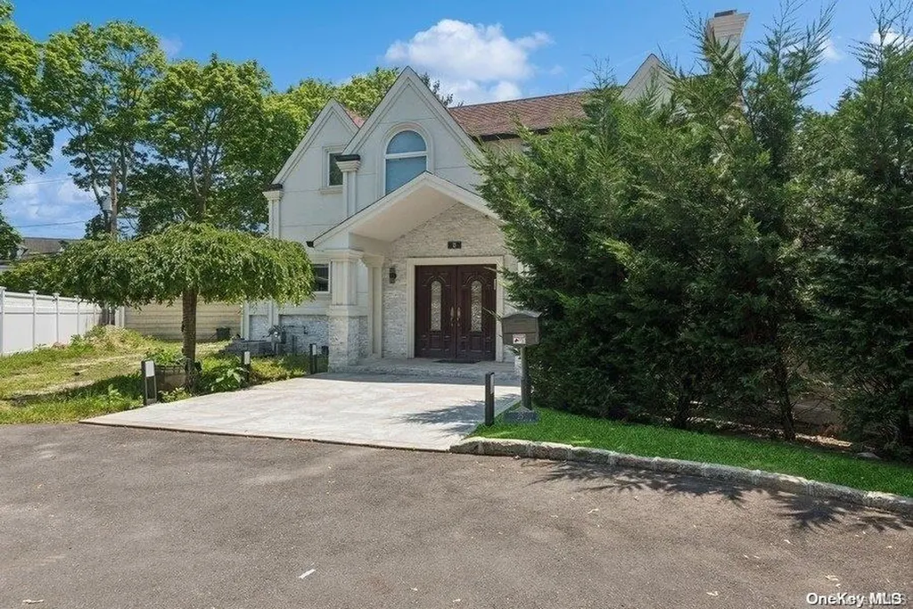 25 Ives Road Hewlett NY 11557