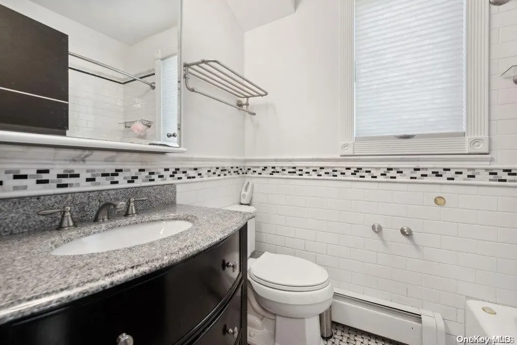 25 Ives Road Hewlett NY 11557