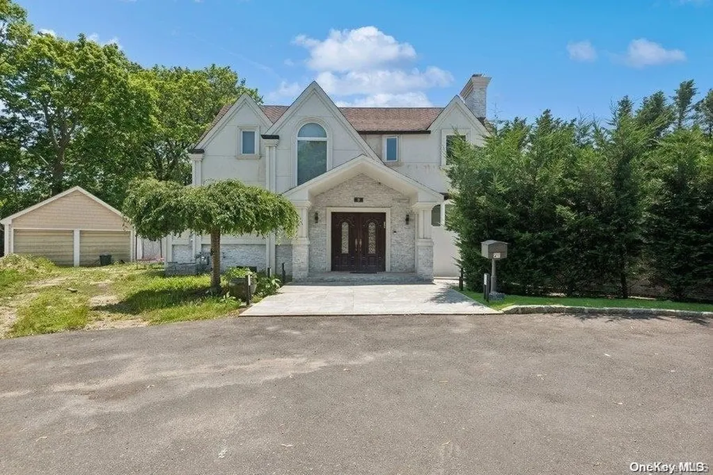 25 Ives Road Hewlett NY 11557
