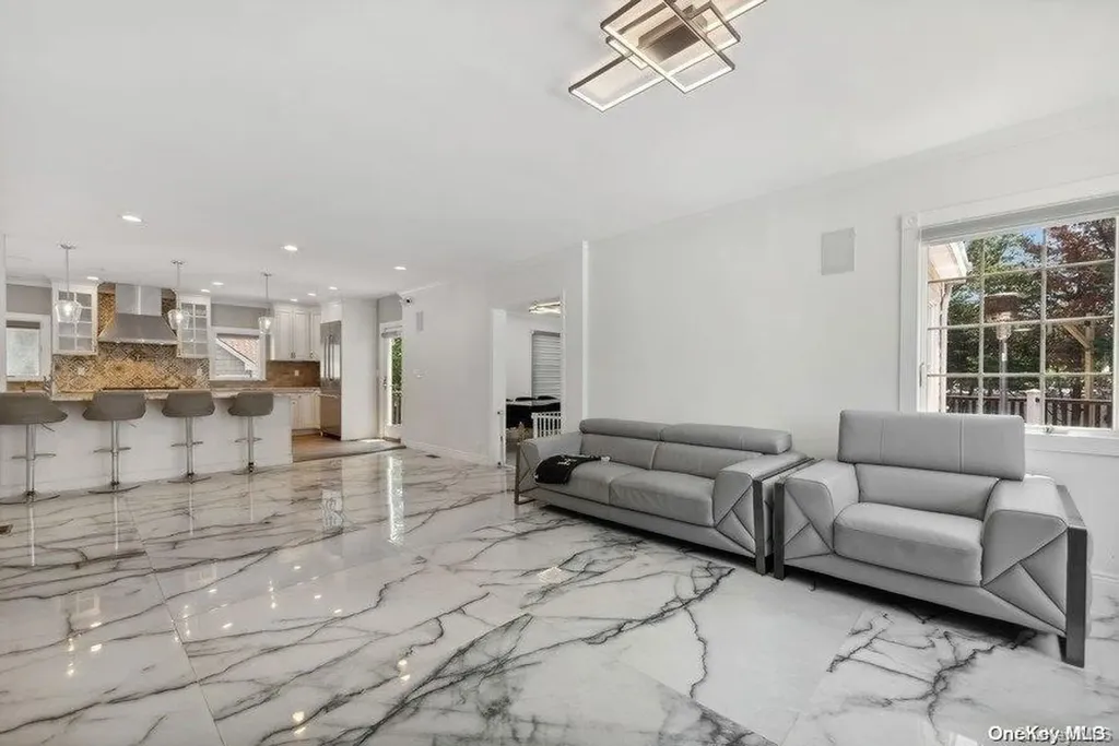 25 Ives Road Hewlett NY 11557