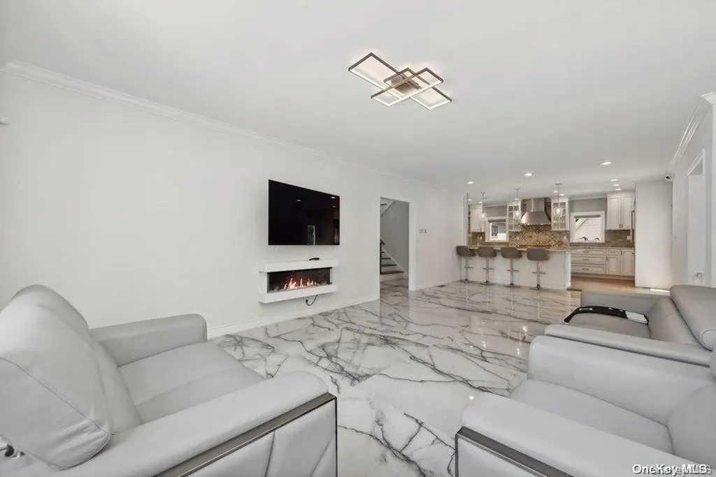 25 Ives Road Hewlett NY 11557