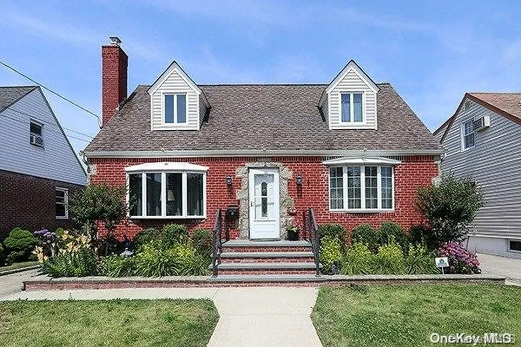39 Bismark Avenue Valley Stream NY 11581