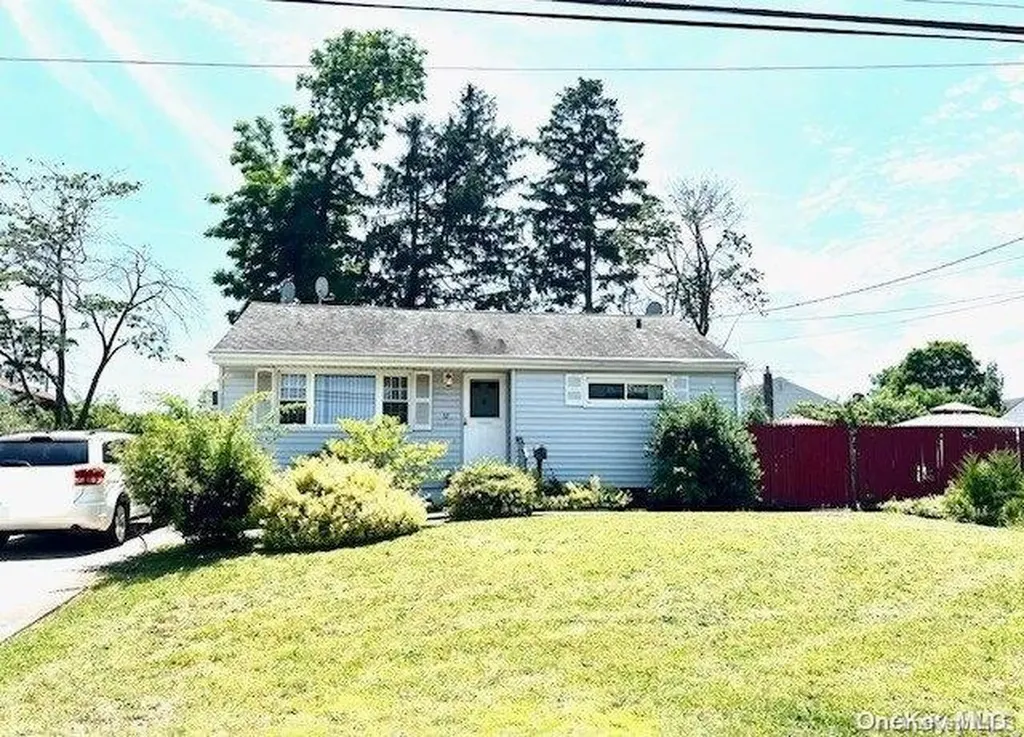 32 Cypress Street Central Islip NY 11722