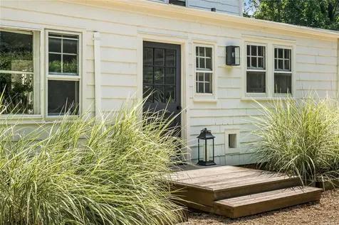 1200 Indian Neck Lane Peconic NY 11958